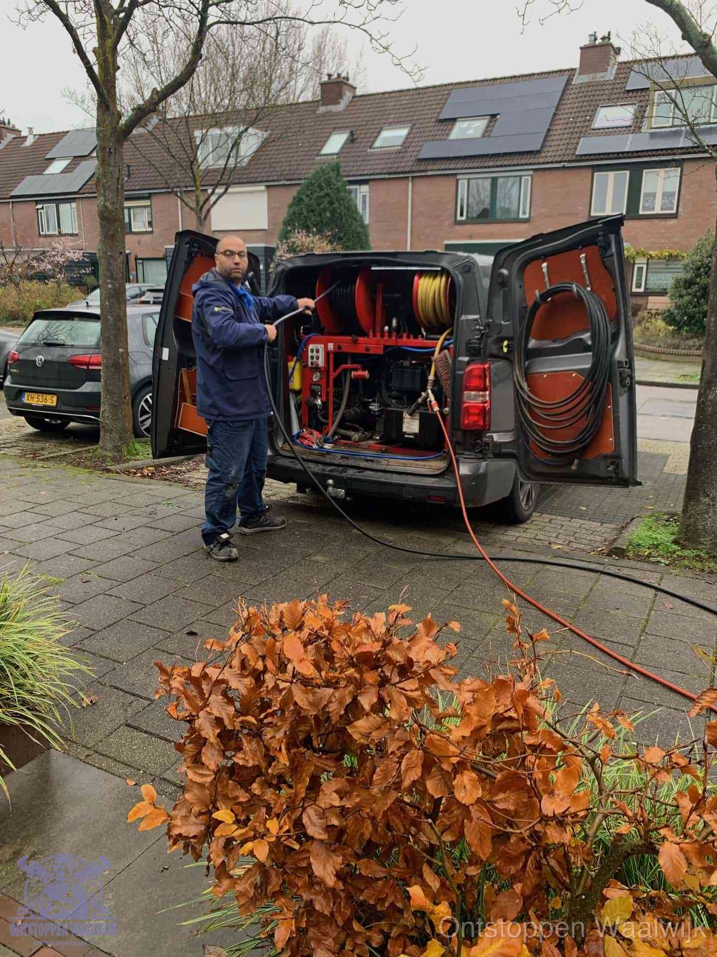 Rioolservice in de wijk in Waalwijk